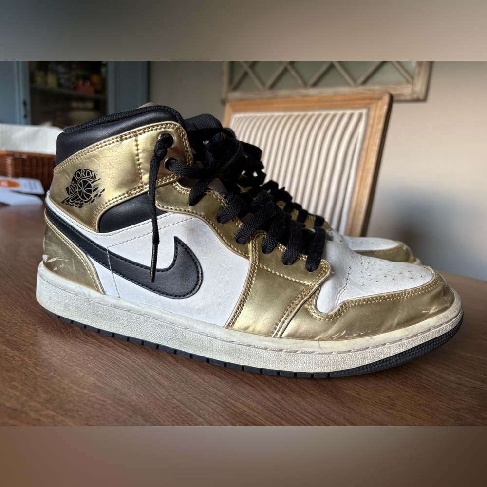 Nike Air Jordan Men's Gold and Black Sneakers